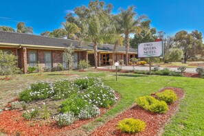 Garden - Two Rivers Motel (Wentworth)
