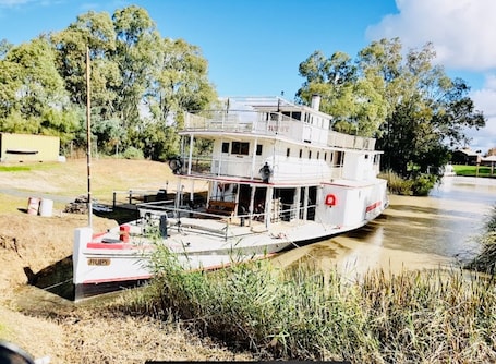 Boating. Two Rivers Motel