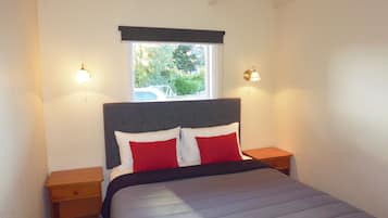 Two Bedroom Apartment, Downstairs | Kostenloses WLAN, Bettwäsche