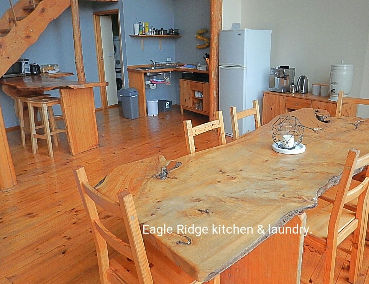 panoramic apartment, 2 bedrooms, sea view | private kitchen | full-sized fridge