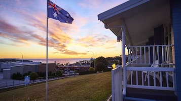 Executive Apartment, 2 Bedrooms, Non Smoking, Kitchen | View from room