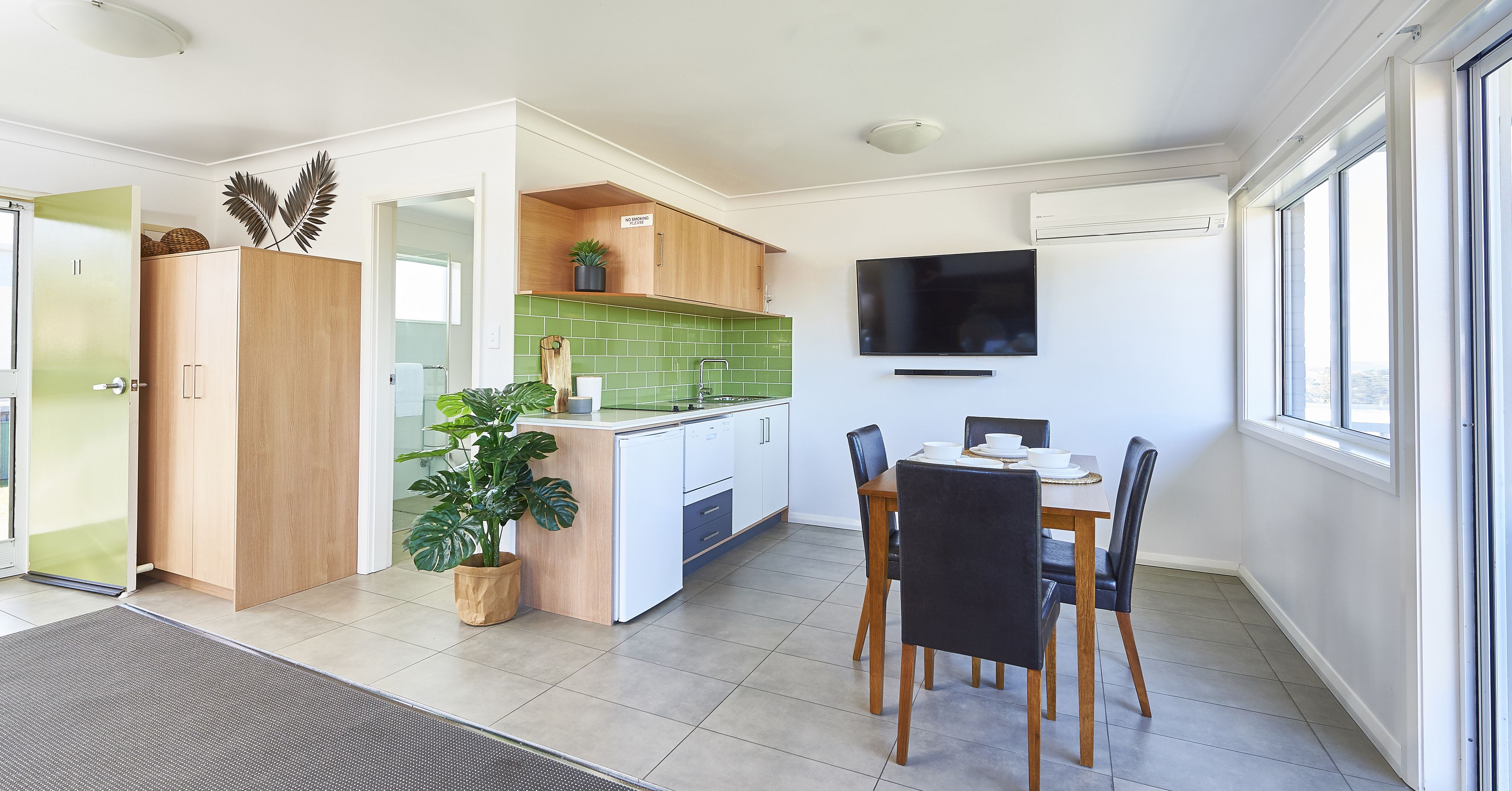 Deluxe Studio, Kitchen, Ocean View | Private kitchen | Fridge, microwave, stovetop, dishwasher
