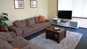 Standard Suite, Multiple Bedrooms, Non Smoking, Kitchen (Apartment - min. 3 nights) | Living room