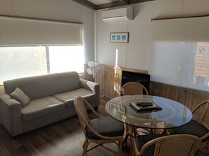 标准别墅 | 私人厨房 | 冰箱、微波炉、烤箱、炉灶
