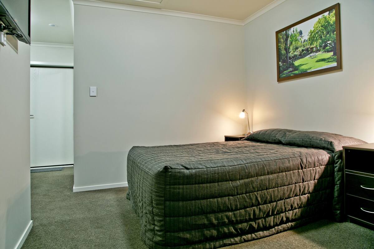 Desk, iron/ironing board, free WiFi