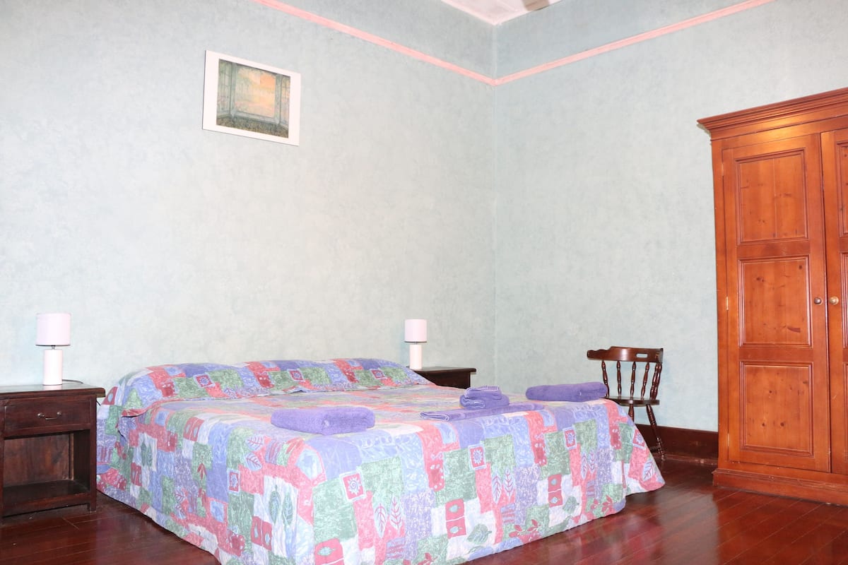 Habitación familiar, para no fumadores | Cunas gratuitas, camas extra y ropa de cama