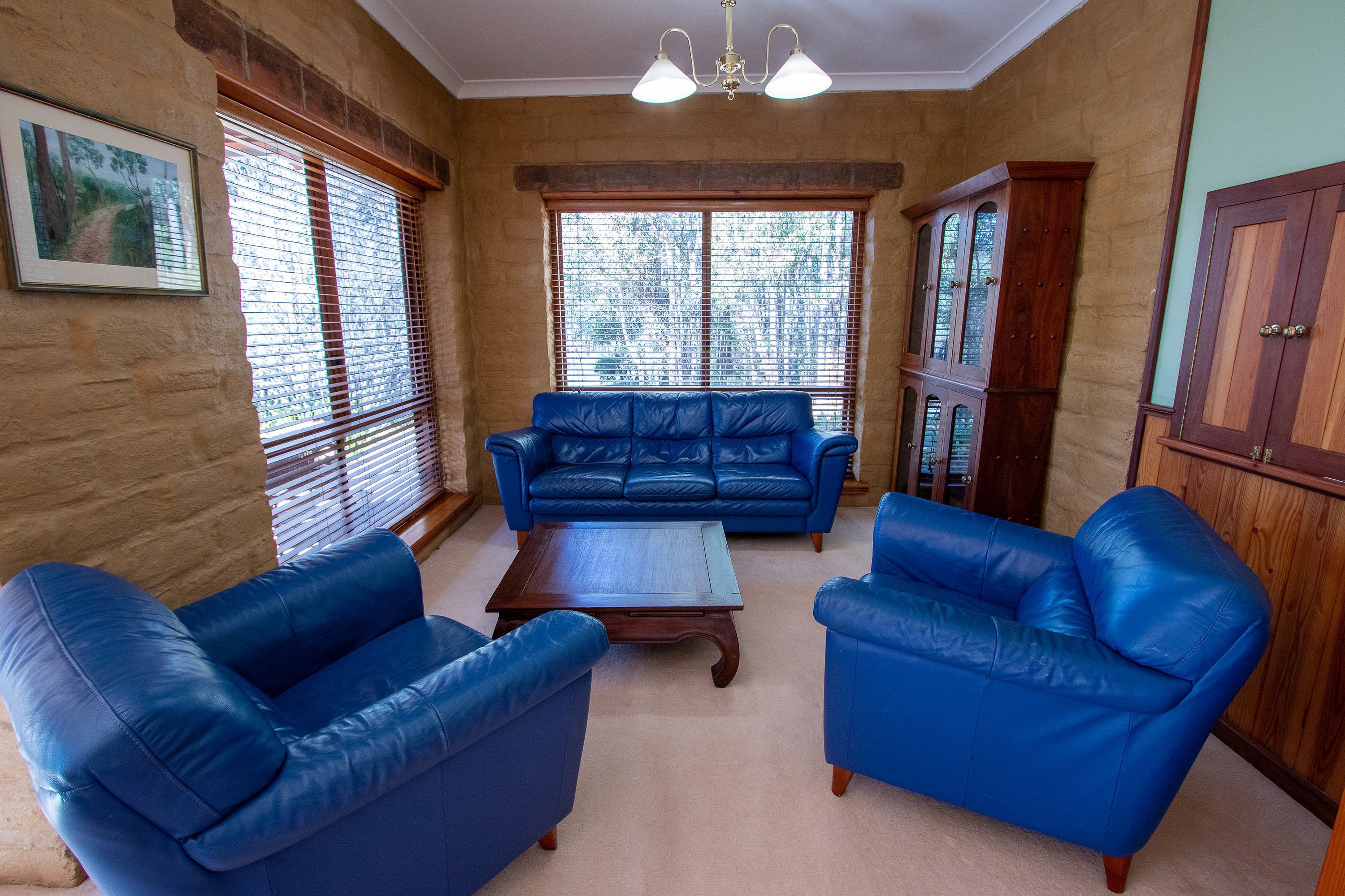 driftwood 5 bed 2 bath | living area | 50-inch flat-screen tv with digital channels, plasma tv, fireplace