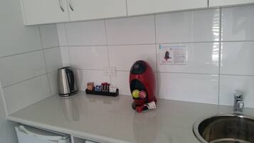 Standardzimmer, Nichtraucher, Küche (2 Bedroom Apartment) | Kaffee und/oder Kaffeemaschine