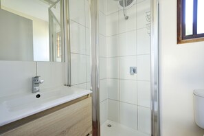 Bathroom - NRMA Echuca Holiday Park (Echuca)