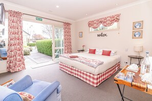 Standard Suite, 1 Bedroom, Non Smoking, Balcony (Guest Suite - Tongariro) | Premium bedding, individually decorated, individually furnished