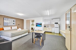 Executive-Zimmer, 1 King-Bett, Nichtraucher | Schreibtisch, Bügeleisen/Bügelbrett, kostenloses WLAN, Bettwäsche