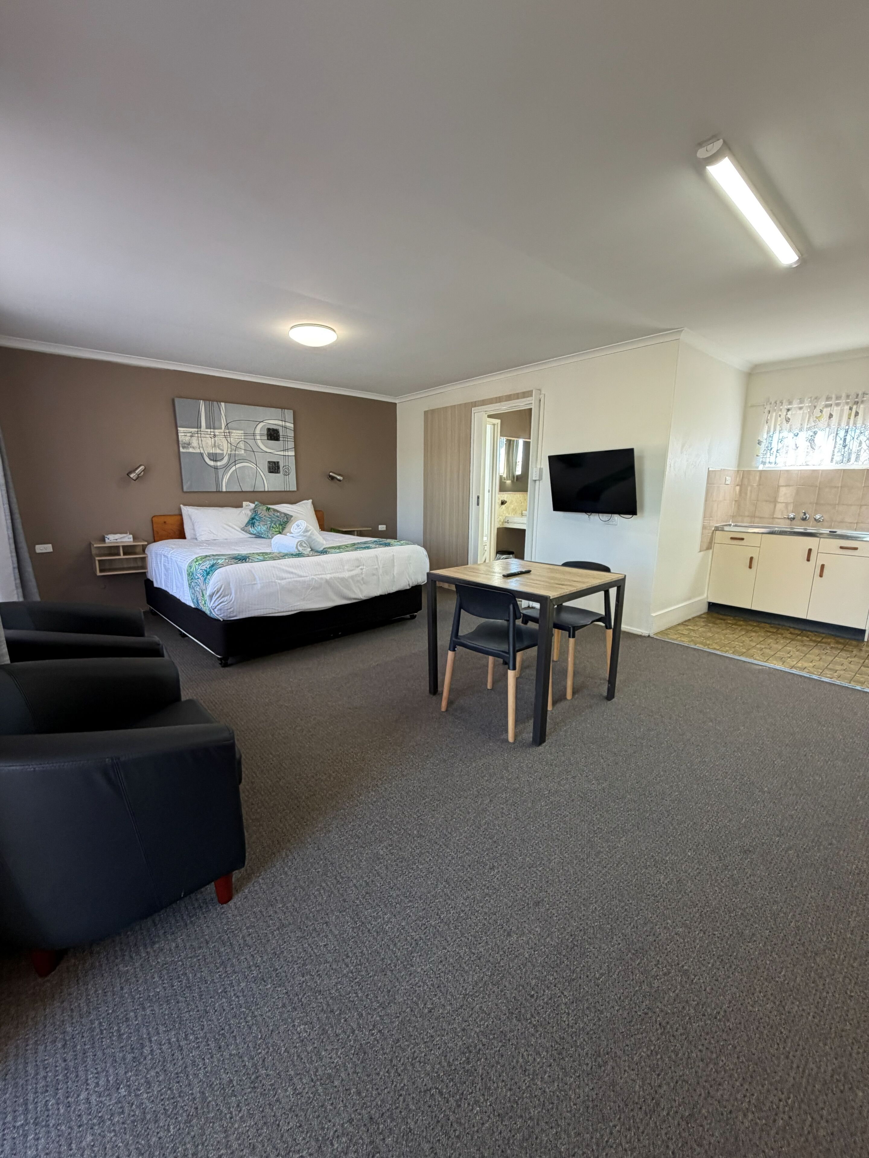 Chambre exécutive, 1 très grand lit, non-fumeur | Bureau, fer et planche à repasser, accès au Wi-Fi (inclus)