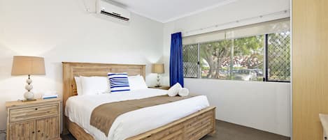 Executive Villa, 3 Bedrooms, Kitchen | Desk, iron/ironing board, free WiFi, bed sheets