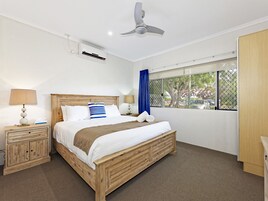 Executive Villa, 3 Bedrooms, Kitchen | Desk, iron/ironing board, free WiFi, bed sheets