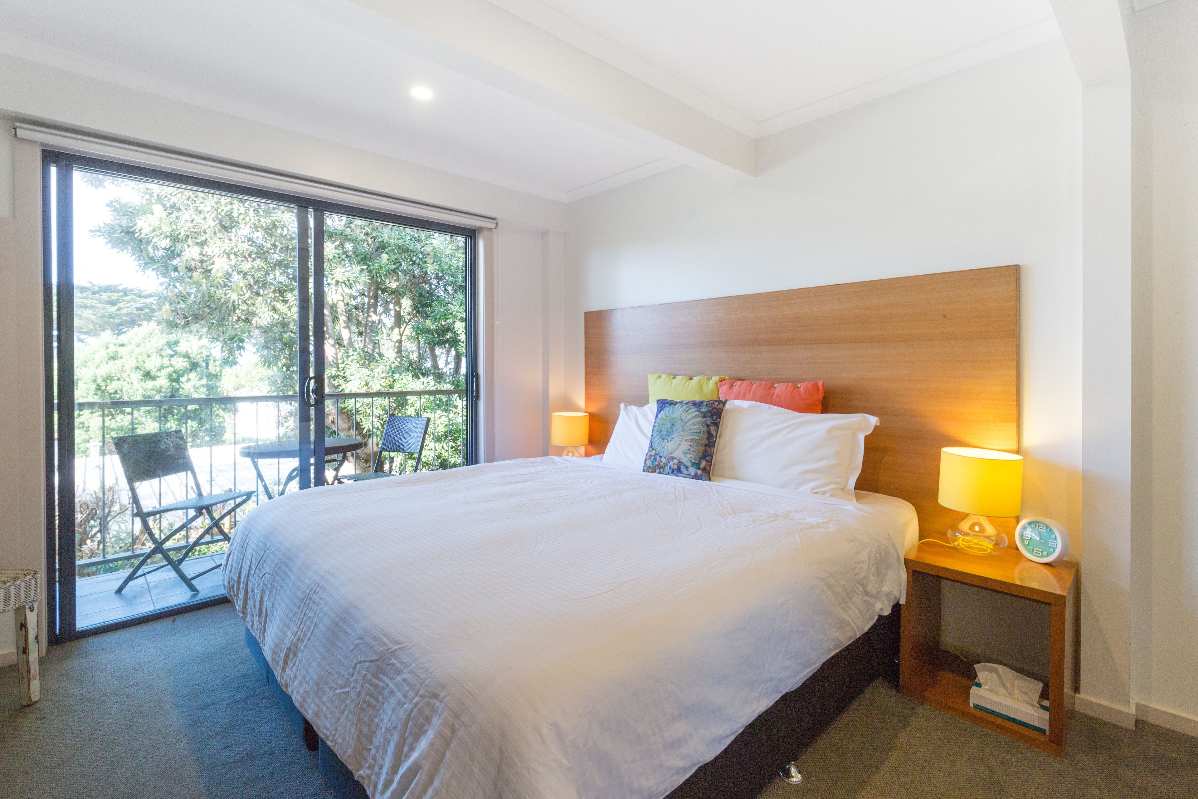 Zimmer, 1 King-Bett, Balkon, Meerblick | Pillowtop-Betten, Bügeleisen/Bügelbrett, Babybetten, kostenloses WLAN