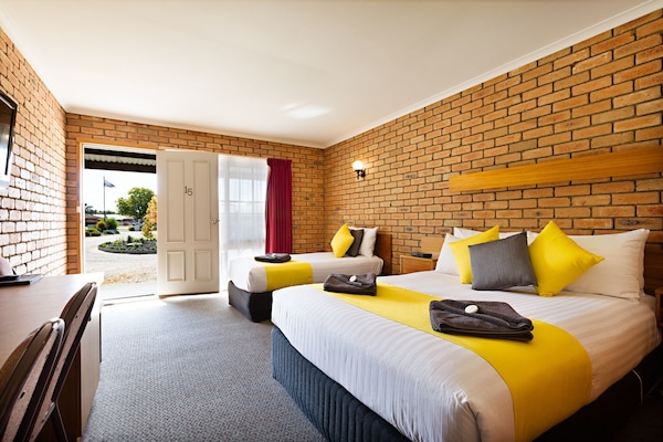 Standard Suite, 1 Bedroom, Non Smoking (Twin Suite)