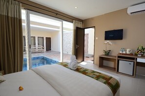 Signature Room, 2 Bedrooms, Pool View
