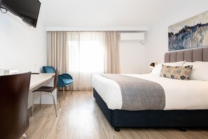 Phòng, 1 giường cỡ queen, không hút thuốc | Bộ đồ giường cao cấp, nệm có lớp đệm bông, minibar 