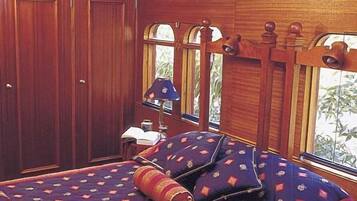 Standard Room, Non Smoking, Kitchenette (Governors Carriage) | Iron/ironing board