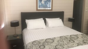 Room - End of the Line Railway Accommodation (Blampied)