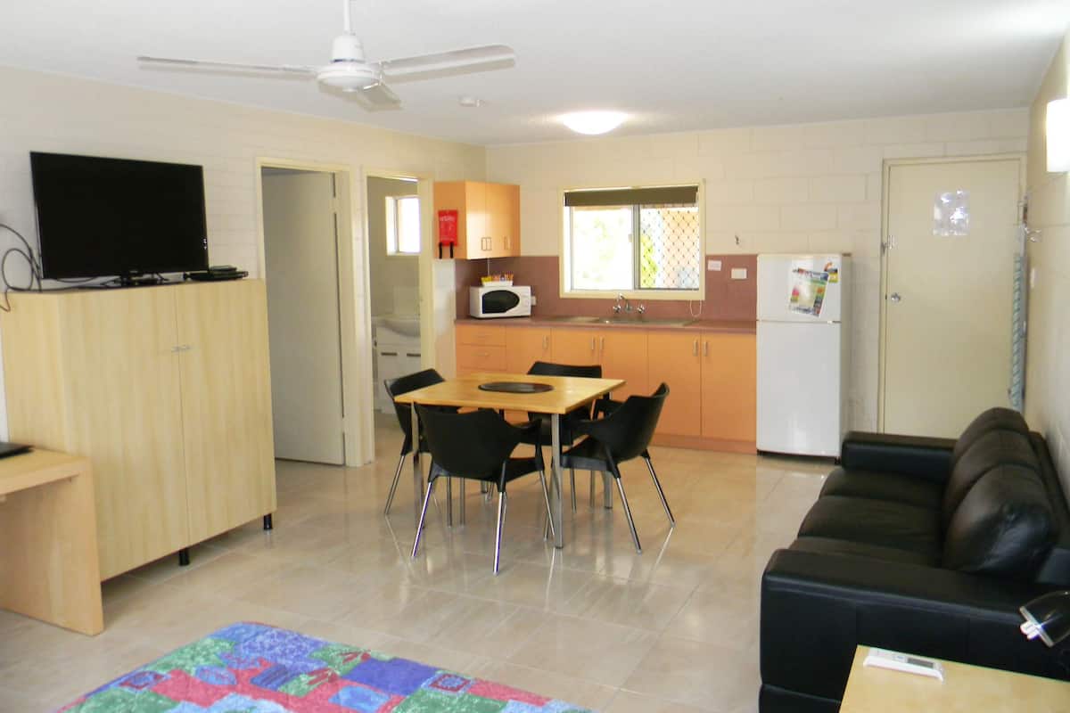 Deluxe 2 bedroom Family Suite, Non Smoking, Kitchenette | Premium bedding, desk, laptop workspace, blackout drapes
