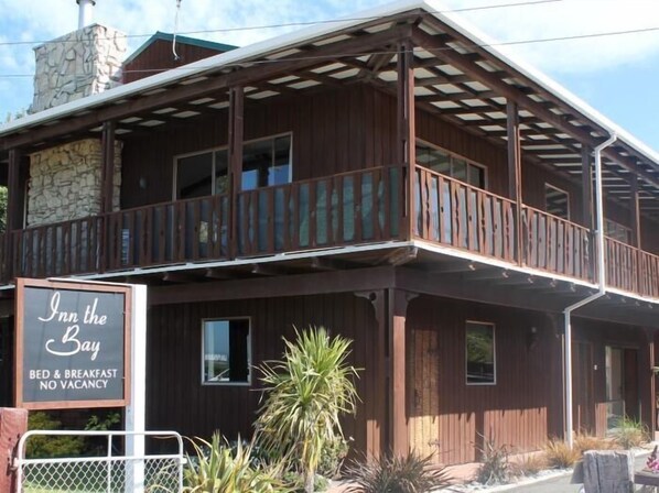 Exterior - Inn the Bay Bed & Breakfast (Kaikoura)