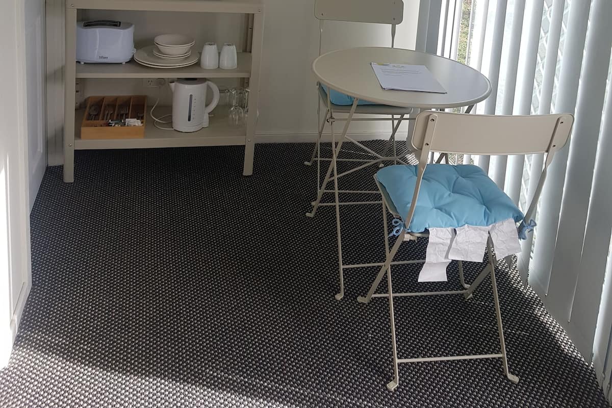 Eenvoudige studio | Dineren in de kamer