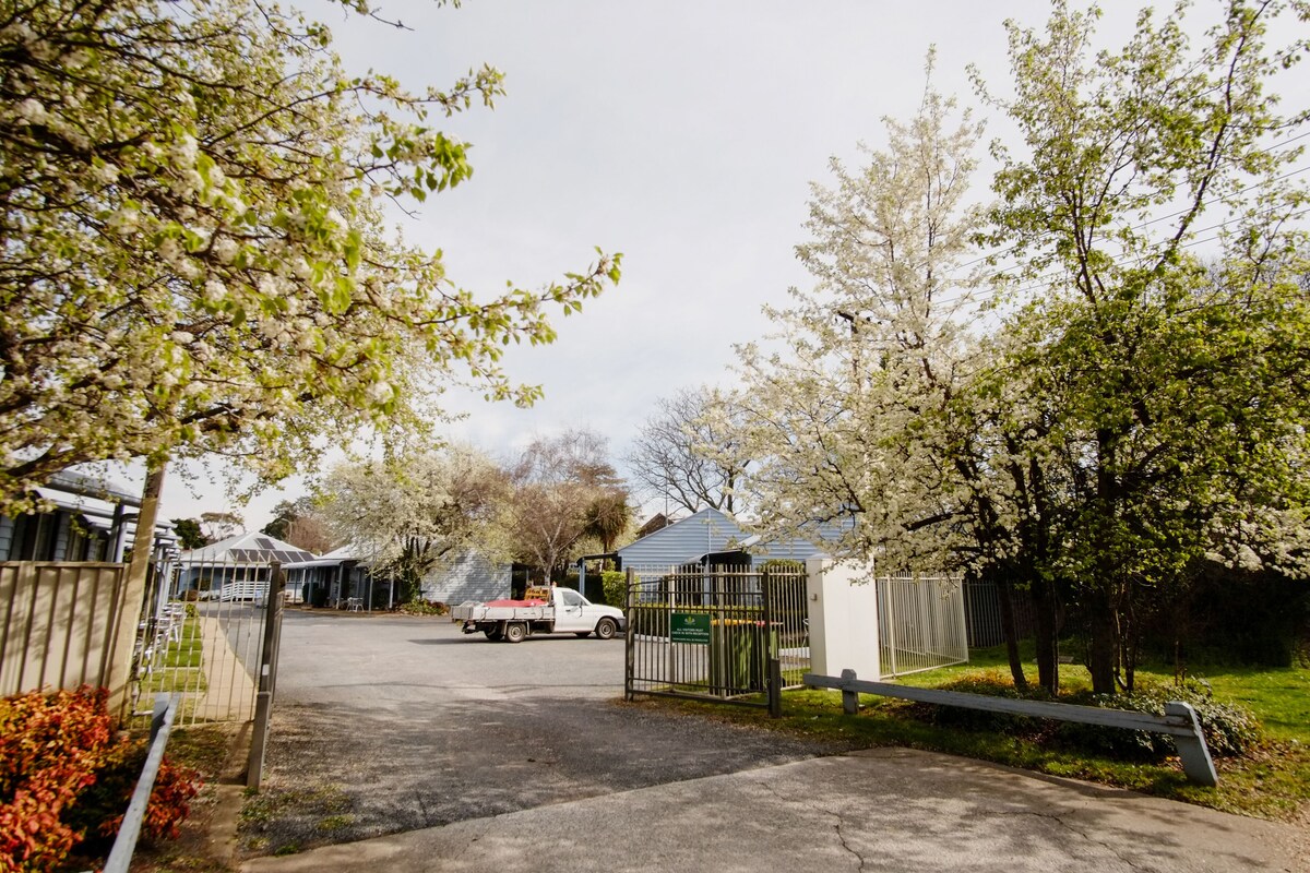 Canberra Ave Villas