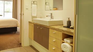 Luxury-Apartment, 2 Schlafzimmer, Küche | Badezimmer | Dusche, Regendusche, Haartrockner, Handtücher