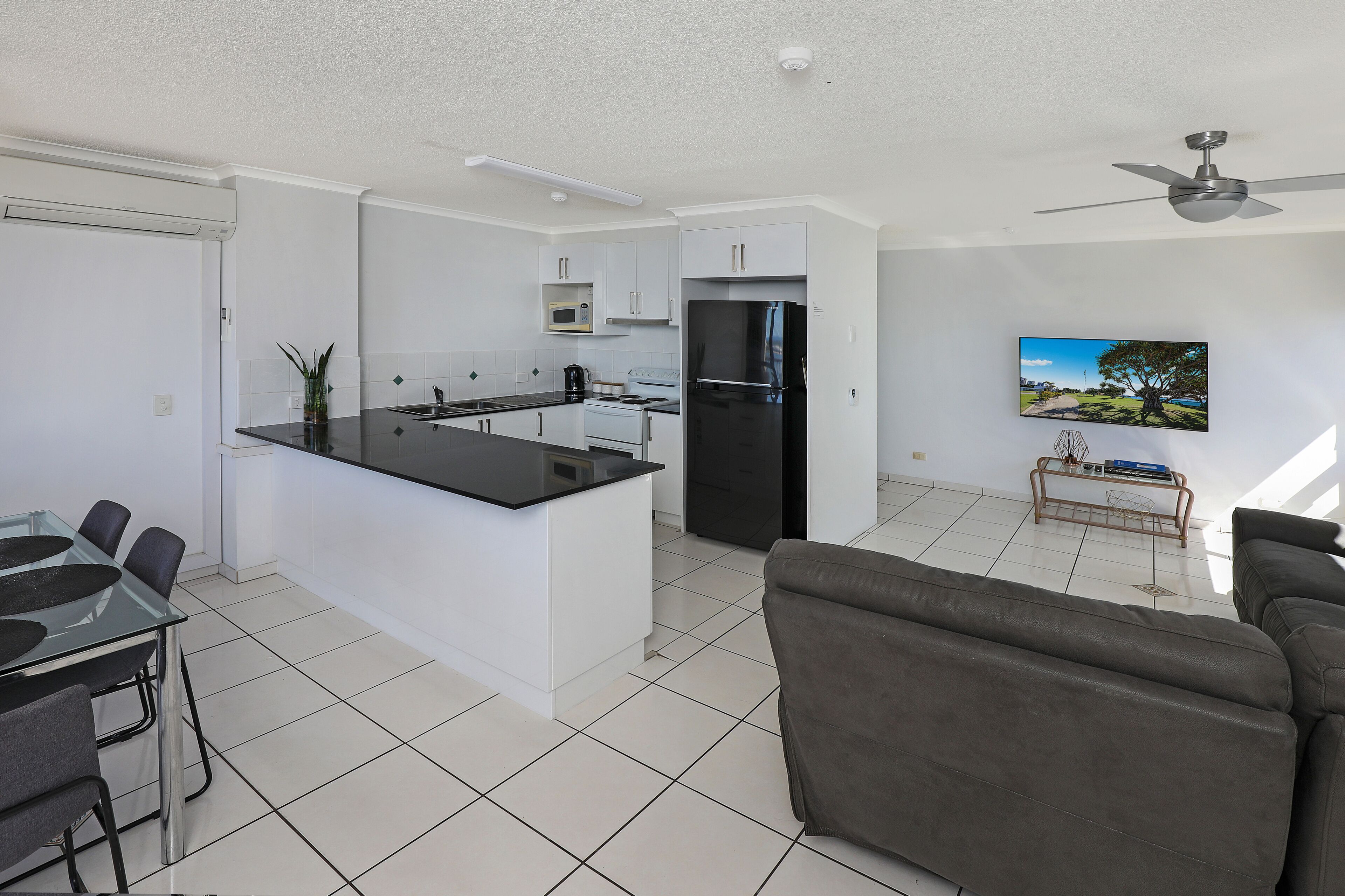 Palmerston Tower on Southport Broadwater — image 20