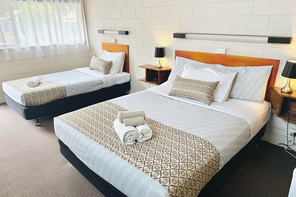 Basic Twin Room | Desk, blackout drapes, free WiFi, bed sheets