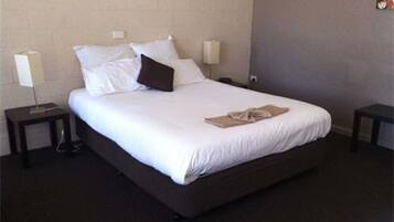 Blackout drapes, free WiFi, bed sheets