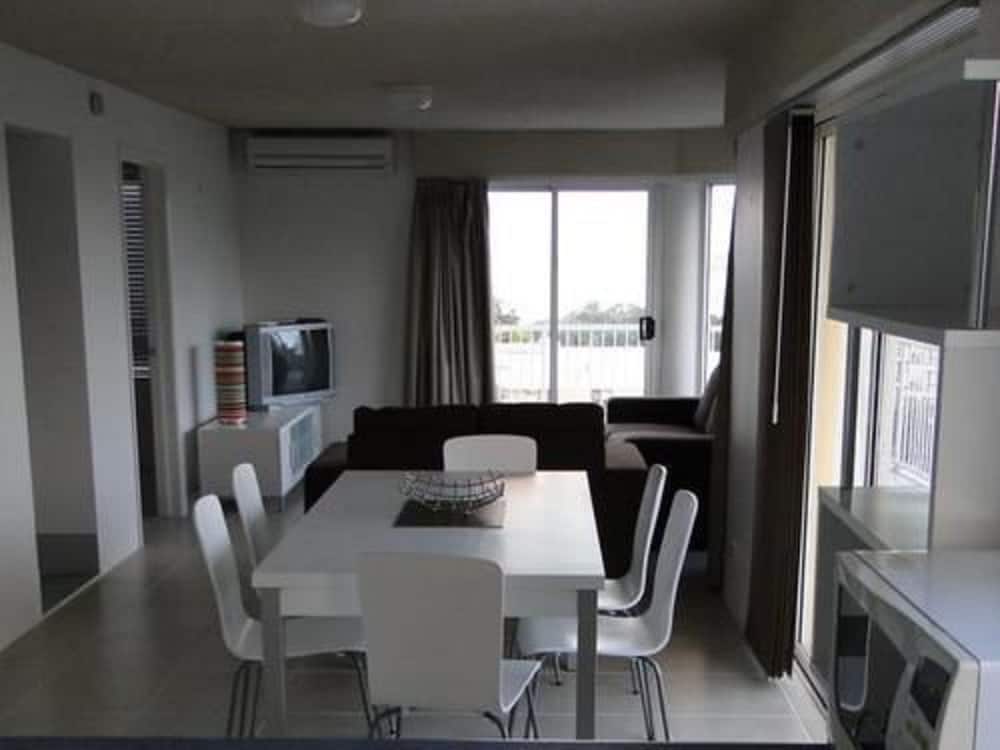 Bayviews & Harbour View Apartments by null