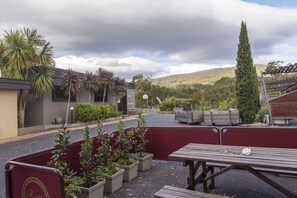 Property grounds - Parsons Bay Retreat (Nubeena)