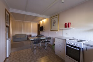 Standard Apartment, 2 Bedrooms, Kitchen (Self-Catering) | Private kitchen | Mini-fridge, microwave, electric kettle - Parsons Bay Retreat (Nubeena)