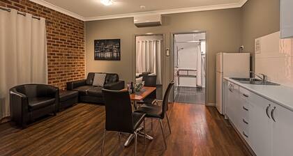 Akuna Motor Inn and Apartments