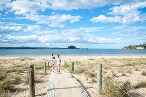 Plage à proximité, sable blanc