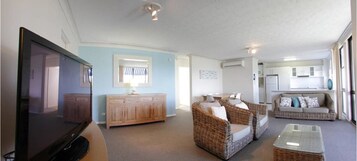 Smart TV, table tennis