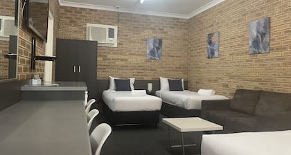 Blue Violet Motor Inn