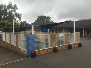 Property entrance - Blue Violet Motor Inn (East Toowoomba)