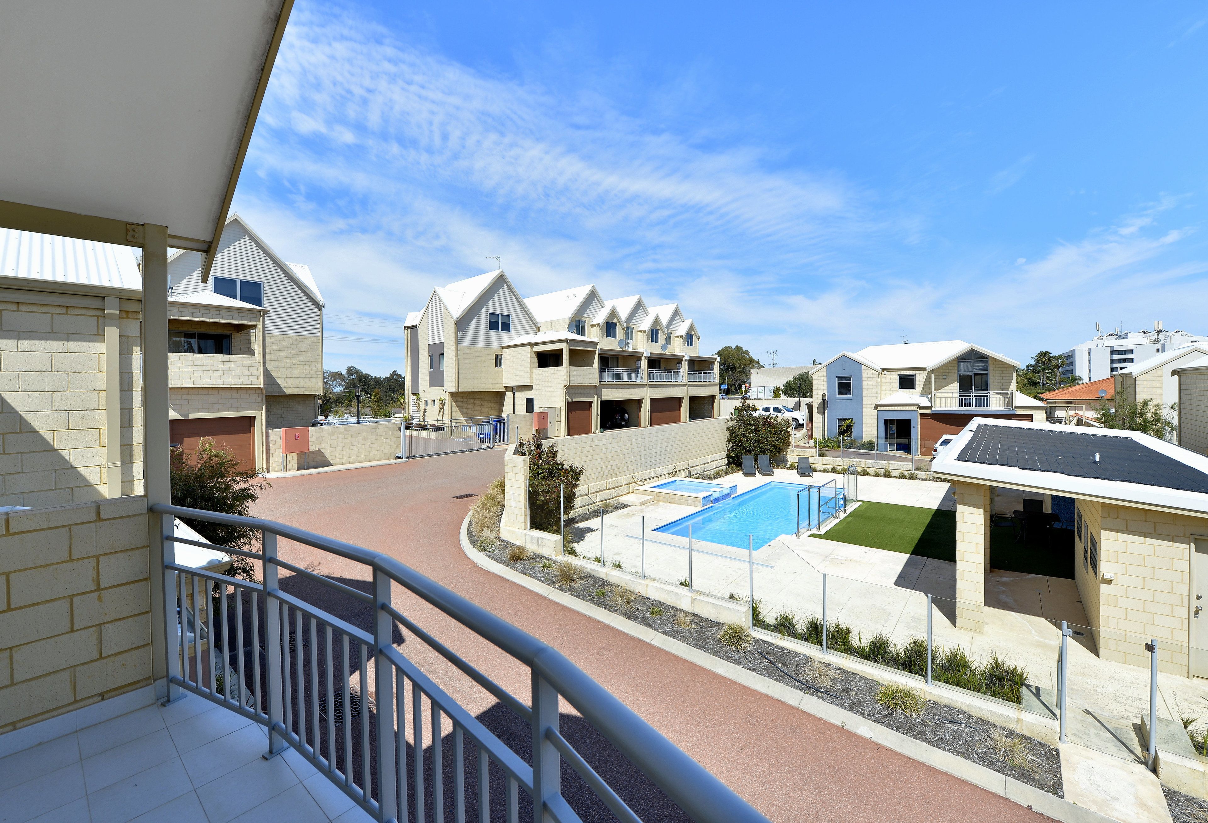 3 Bedroom Townhouse | Balcony