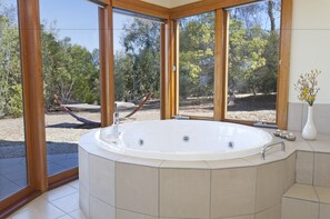 Standard Suite, 1 Bedroom, Non Smoking, Kitchen (BOROKA SUNRISE) | 1 bedroom, premium bedding, soundproofing, free WiFi - Boroka Downs (Pomonal)