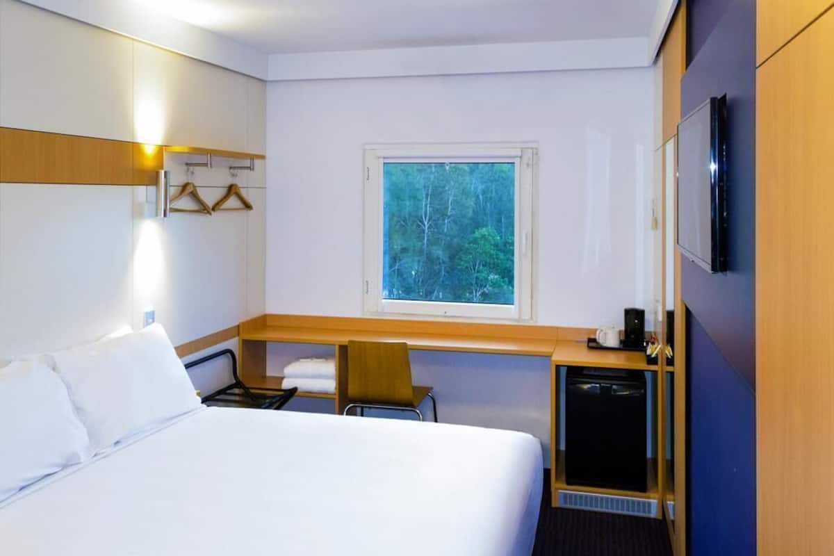 Chambre Standard, 1 grand lit | Bureau, rideaux dâobscurcissement, lit de bĂ©bĂ© (gratuit)