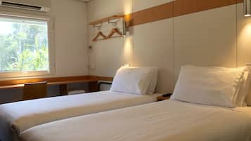 Standard Twin Room | Desk, blackout curtains, free cots/infant beds, free WiFi