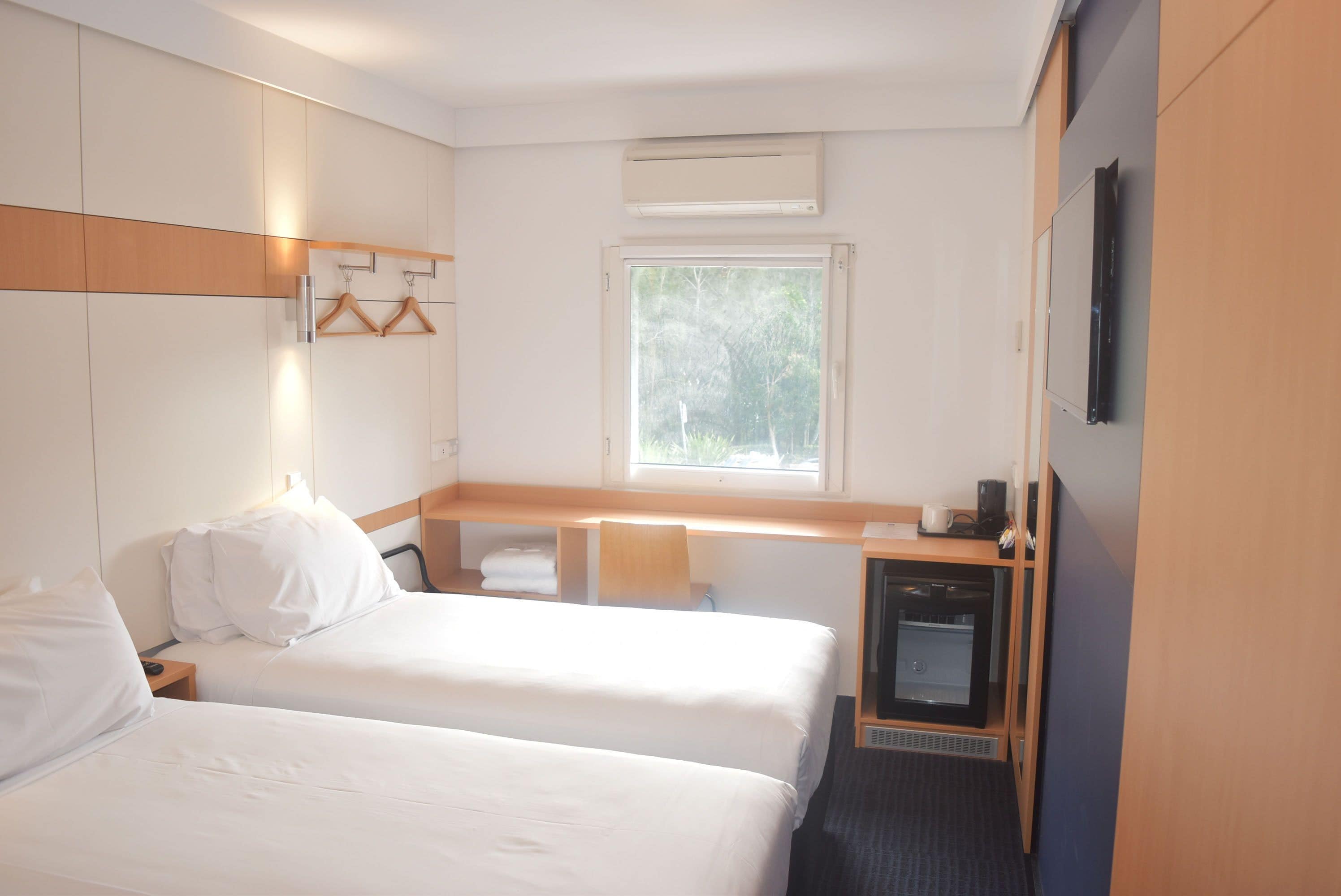 standard twin room | desk, blackout curtains, free cots/infant beds, free wifi