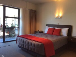 Egyptian cotton sheets, premium bedding, pillow-top beds, minibar