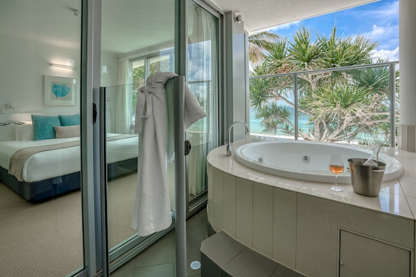 Bañera de hidromasaje privada