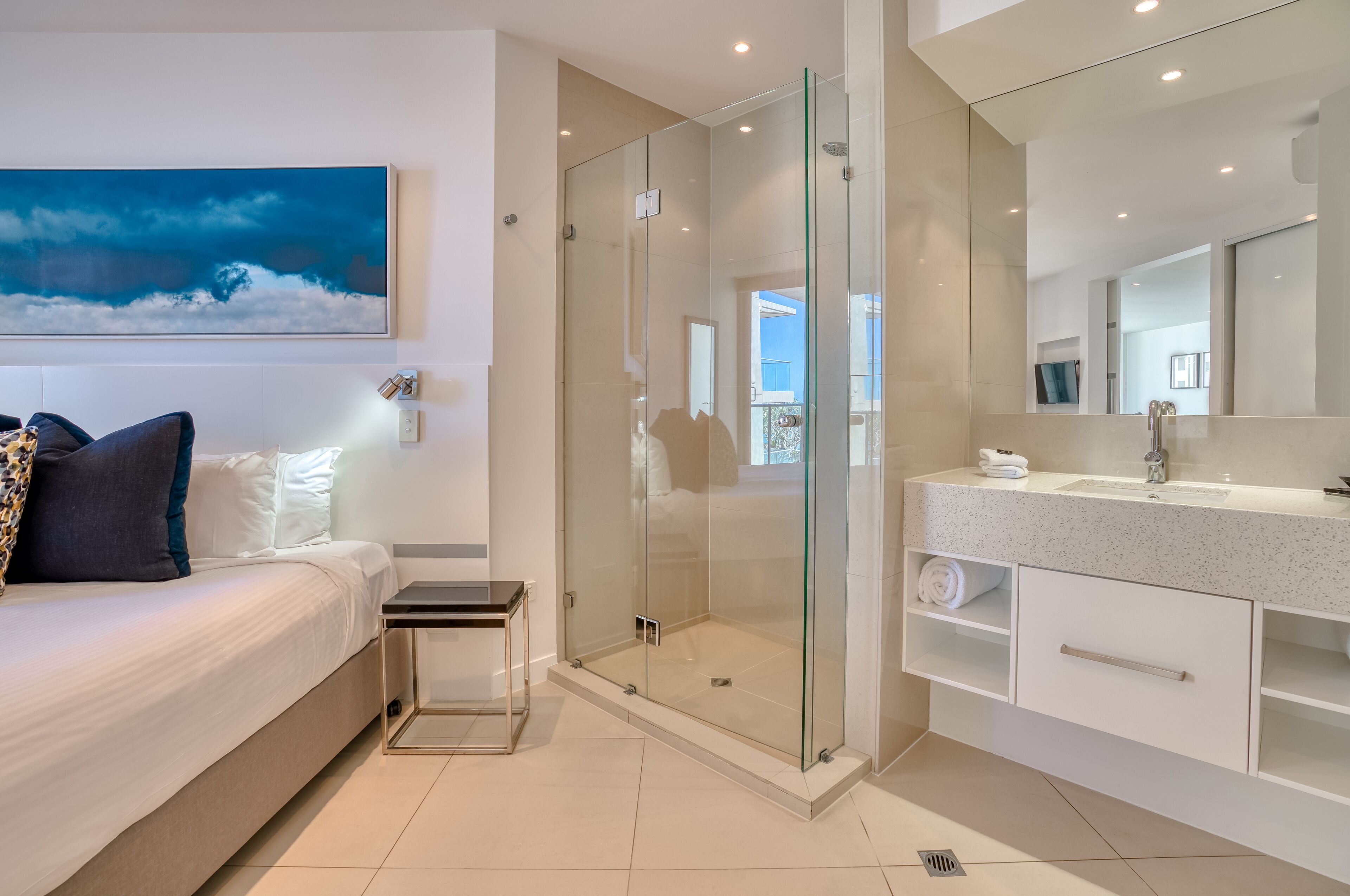 one bedroom partial beach view spa penthouse | bathroom shower