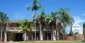 Front of property - Huskisson Bayside Resort (Huskisson)