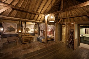 标准房, 冰箱 (Villa 5 Adults) | 客房内保险箱、办公桌、免费 WiFi